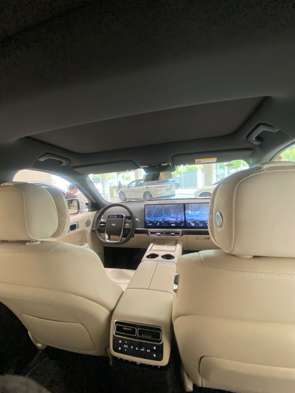 Li Auto L6 view 6